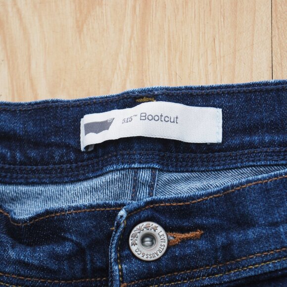 Levi's Women's 515Boot Cut Jeans PreOwned Size 14M - Picture 3 of 6